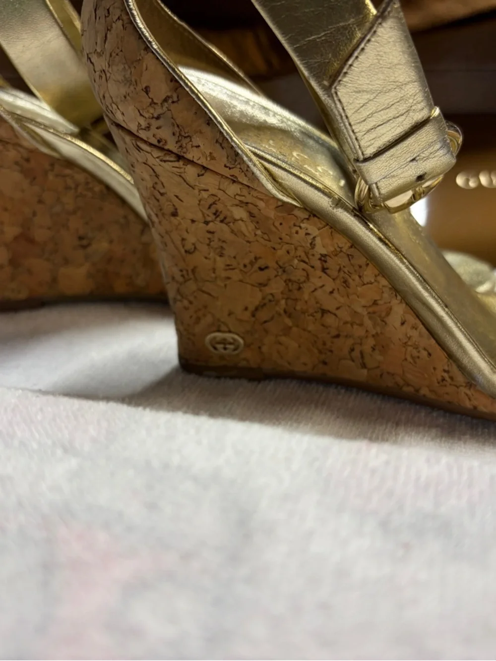 Gucci Metallic Gold Leather Wedge Sandals - Picture 4 of 10